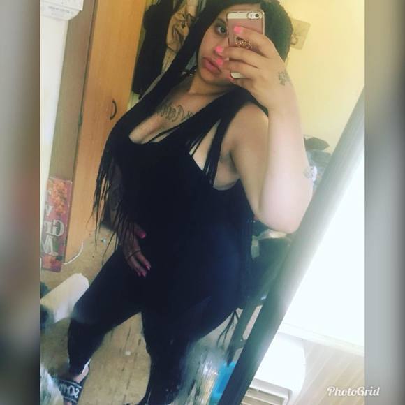 Meet your Posher, Nicole - Picture 1 of 1